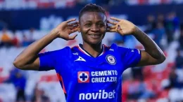 Uchenna Kanu scoring second goal vs Atlético San Luis