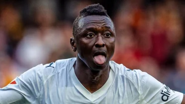 Umar Sadiq Valencia goal celebration La Liga