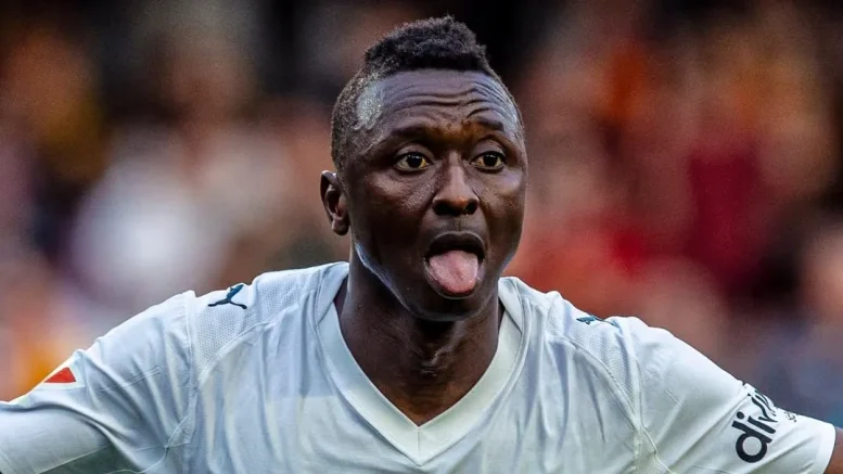 Umar Sadiq Valencia goal celebration La Liga