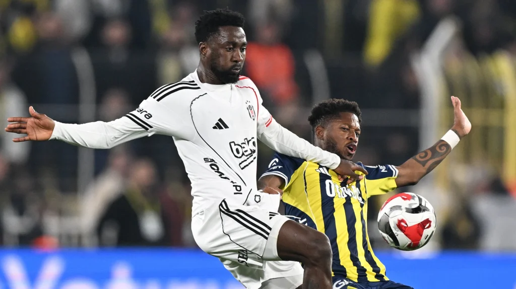 Wilfred Ndidi injury forces midfielder off during Besiktas vs Fenerbahce derby clash