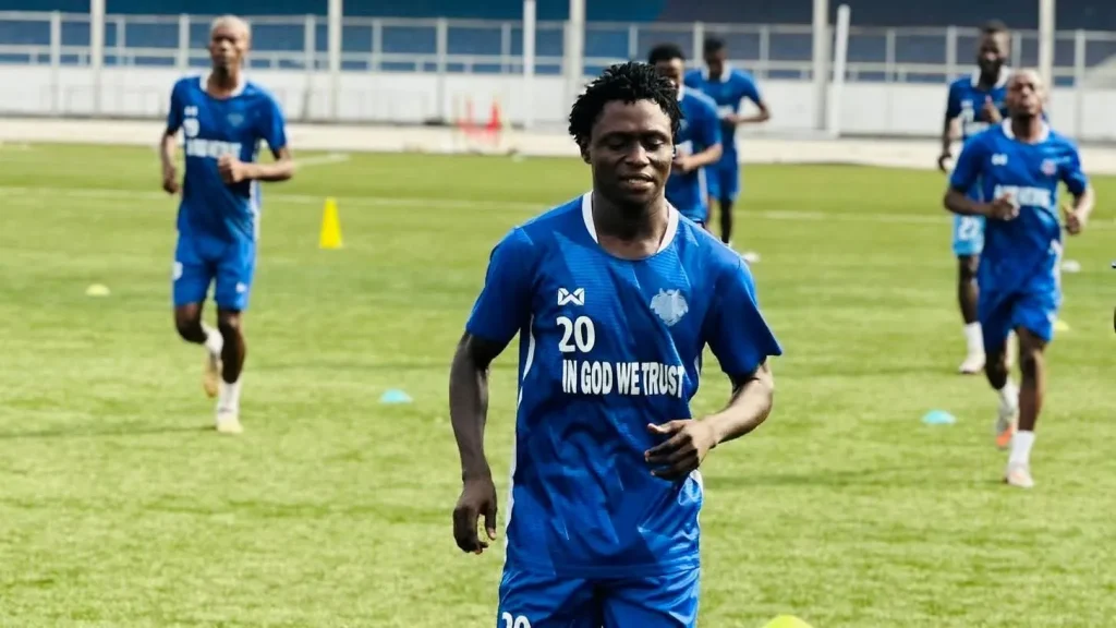 Bayelsa United in training