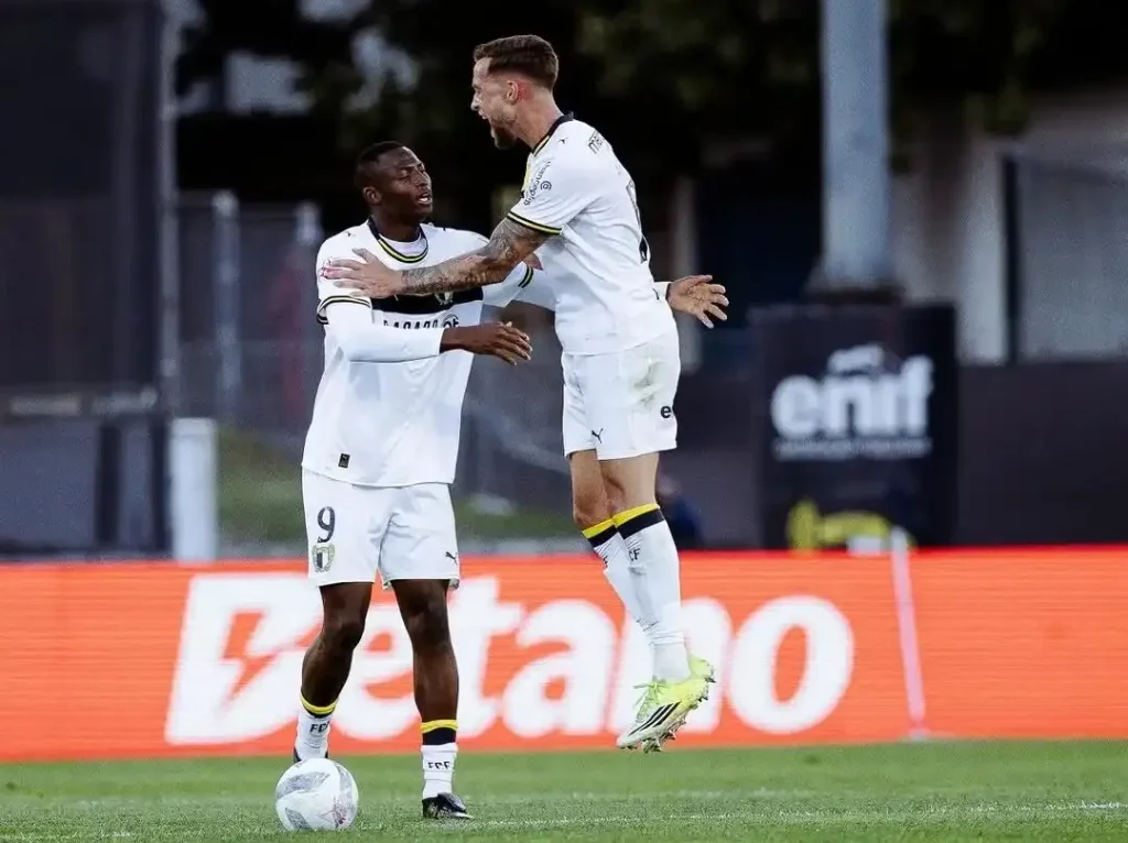 Umar Abubakar scores late equalizer for Famalicão